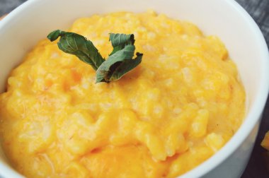 Doğal sağlıklı organik kabak püresi