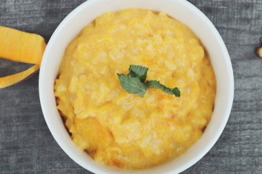 Doğal, sağlıklı, organik kabak püresi