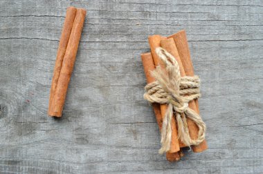 Baharatlar, baharat, tarif kitabı, not defteri, yazma, biber, bezelye, kırmızı biber, kara biber, kakule, yıldız anason, tarçın, kişniş, tarçın, karanfil, yıldız