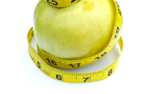 Verduras y frutas para bajar de peso, cinta métrica, dieta, pérdida de peso — Foto de Stock