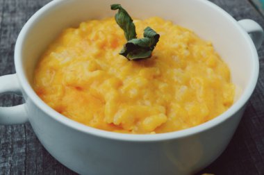 Doğal, sağlıklı, organik kabak püresi