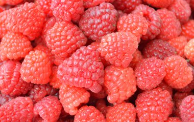 Ahududu closeup ahşap arka plan üzerinde