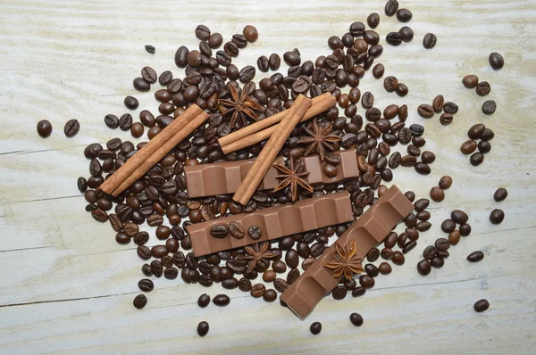 Chocolat, café, cannelle, noisette, anis étoilé — Photo
