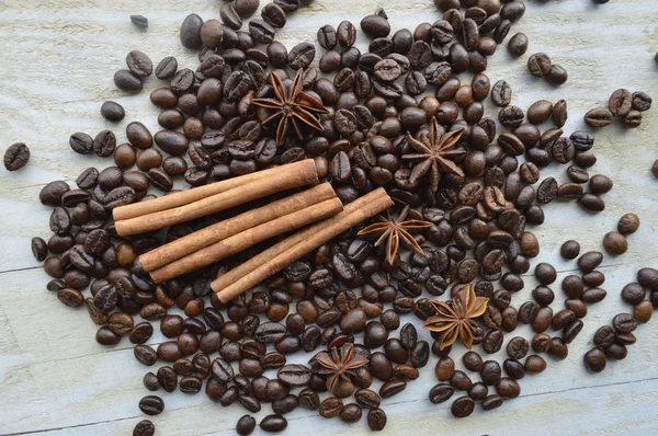 Chocolate, café, canela, avellana, anís estrellado — Foto de Stock