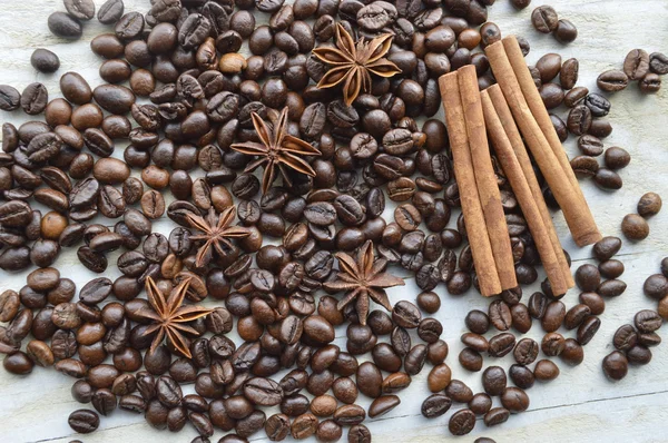 Chocolate, café, canela, avellana, anís estrellado — Foto de Stock