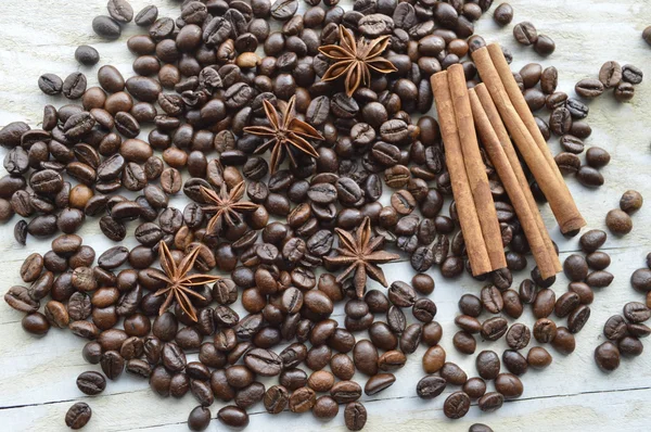 Schokolade, Kaffee, Zimt, Haselnuss, Sternanis — Stockfoto