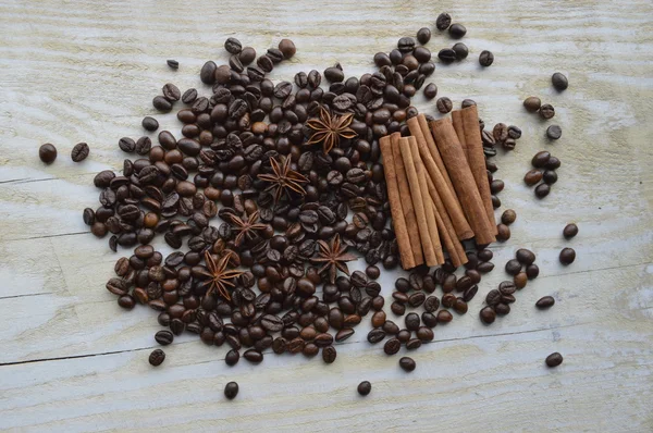 Chocolate, café, canela, avellana, anís estrellado — Foto de Stock