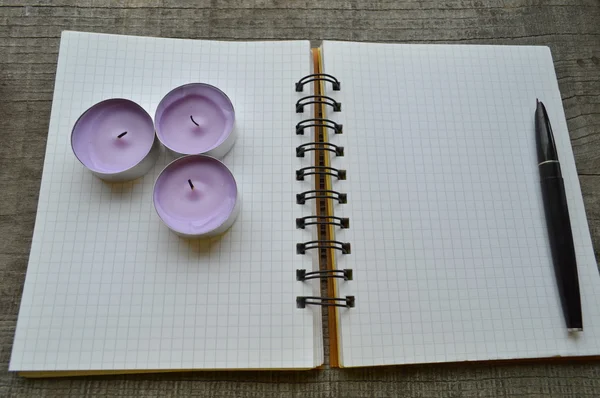 Cuaderno en blanco, grabación, dulces — Foto de Stock