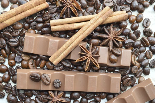 Choklad, kaffe, kanel, hasselnöt, stjärnanis — Stockfoto