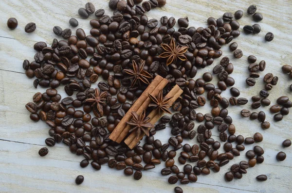 Chocolate, café, canela, avelã, anis estrelado — Fotografia de Stock