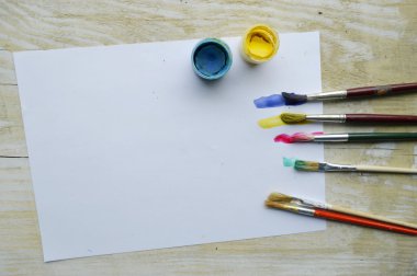 Sebze ve meyve kilo kaybı, bir ölçüm bandı, diyet, kilo kaybı, ölçüm bandı, sağlıklı beslenme, sağlıklı yaşam konsepti. Not Defteri, günlük, patlıcan, elma, armut