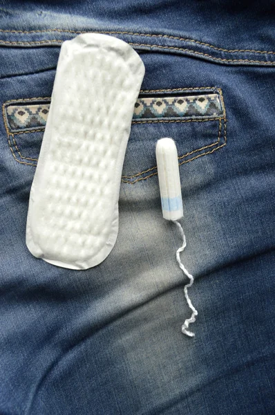 Damenbinden und Tampon — Stockfoto