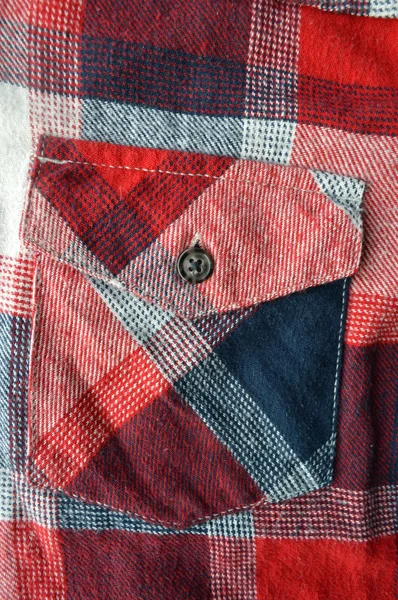 Détail d'une chemise rouge à carreaux . — Photo