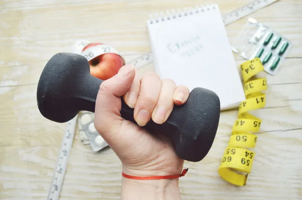 Deportes, fitness, grabación, bloc de notas, concepto de pérdida de peso, dieta, nutrición —  Fotos de Stock