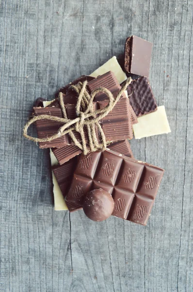Различные кусочки шоколада — стоковое фото
