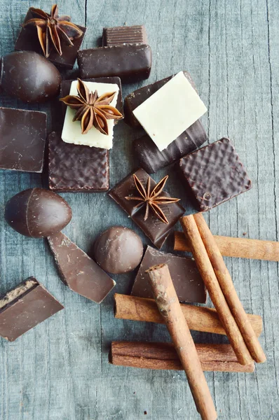 Різні шоколадні солодощі — стокове фото