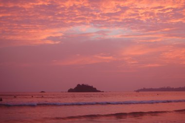 Sahilde güzel bir gün batımı