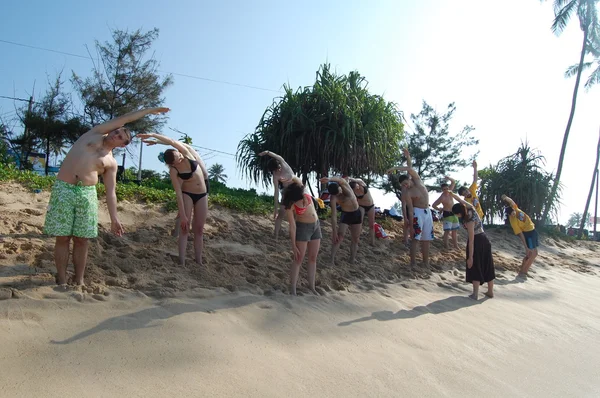 : Colombo, Sri Lanka en januari 17.2014: Goofy Surf Camp, surf, opladen training — Stockfoto