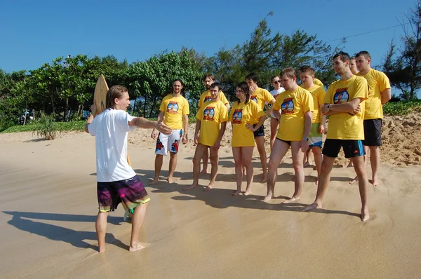 : Colombo, Sri Lanka en januari 17.2014: Goofy Surf Camp, surf, opladen training — Stockfoto