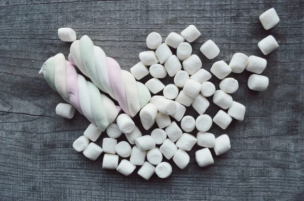 Marshmallows on wooden table — Stock Photo, Image