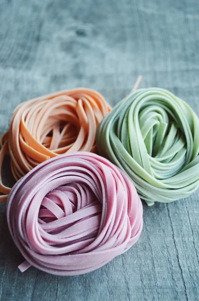 Renkli ham İtalyan makarna