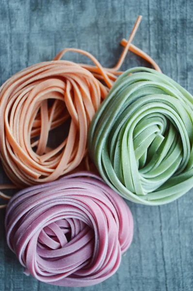 Renkli ham İtalyan makarna