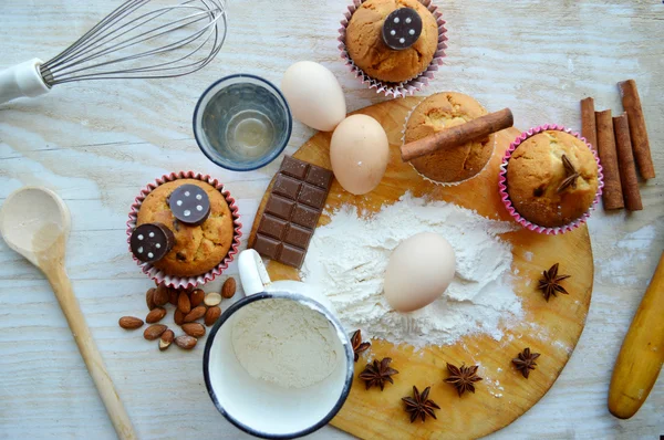 Ingredients needed for baking cupcakes — Stock Photo, Image