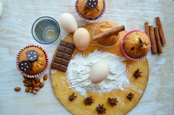 Ingredients needed for baking cupcakes — Stock Photo, Image