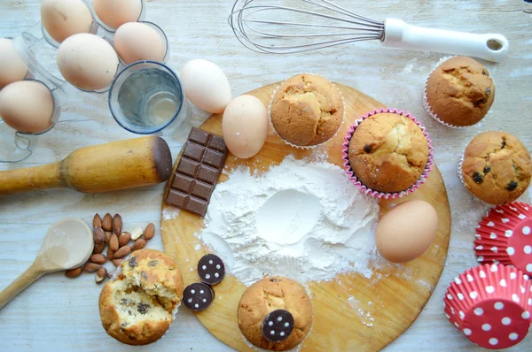 Ingredienser som behövs för att baka muffins — Stockfoto