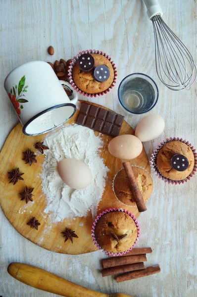Інгредієнти, необхідні для випічки кексів — стокове фото