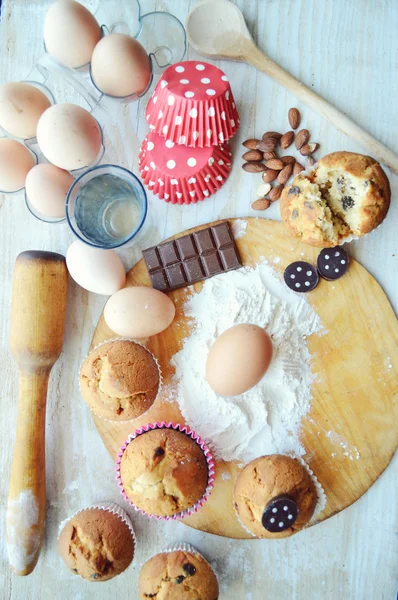 Ingredientes necesarios para hornear magdalenas — Foto de Stock