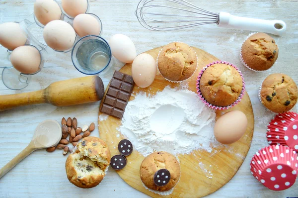 Ingredienser som behövs för att baka muffins — Stockfoto