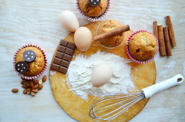 Ingredients needed for baking cupcakes — Stock Photo, Image