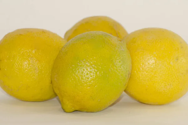 Zitronen Nahaufnahme Mit Weißem Hintergrund — Stockfoto