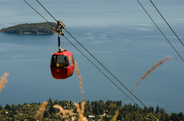 Cable Car Red Cabins Panoramic Views Lake Mountains Southern Argentina — Stock Photo, Image