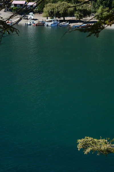 Aguas Verdes Lago Chile Con Embarcadero Aguas Verdes Profundas —  Fotos de Stock