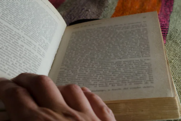 Reading Book One Hand Resting Bed Rest Reading — Stock Photo, Image