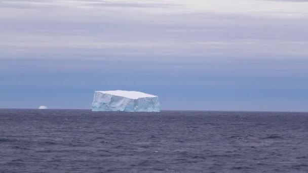 Ada Gunung Putih Persegi Laut Stok Video C Twabian 434412046