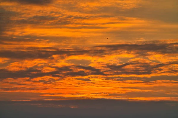 Matahari Terbenam Langit Dan Awan Pemandangan Yang Fantastis Dengan Matahari — Stok Foto