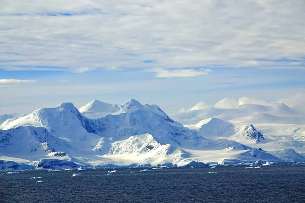 Különböző Típusú Jéghegy Tájak Vannak Jégtáblák Gleccserek Óceánok Radioaktív Felhők — Stock Fotó