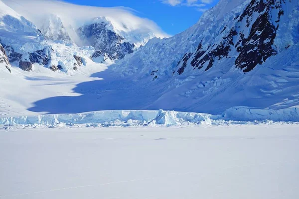 Verschiedene Arten Von Eisberglandschaften Gibt Eisschollen Gletscher Ozeane Radioaktive Wolken — Stockfoto