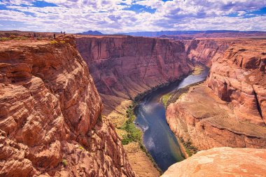 Birinci sınıf Horseshoe Virajı, sarı kanyon. Horseshoe Bend, Colorado Nehri, Arizona 'da bulunan bir kıvrım noktasıdır. ABD.