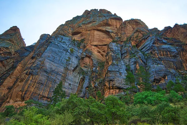Der Zion Nationalpark Umfasst Berge Flüsse Schluchten Und Natürliche Bögen — Stockfoto
