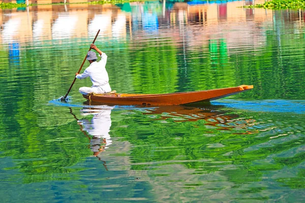 Srinagar Índia Julho 2018 Estilo Vida Lago Dal Homem Local — Fotografia de Stock