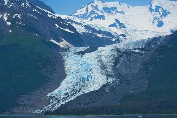 Glaciären Rinner Sjön Som Har Isbitar Ytan Njut Utsikten Över — Stockfoto