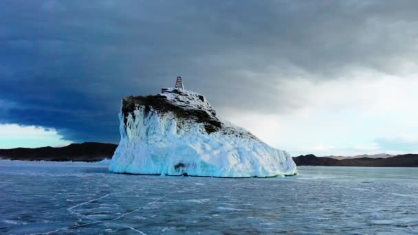 Mare Head Cape Cape Kobylya Golova Bedekt Met Spetterend Ijs — Stockvideo