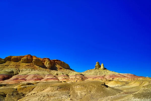 Viento Erosionó Colinas Cuadradas Minaretes Picos Montículos Efege Cielo Azul —  Fotos de Stock