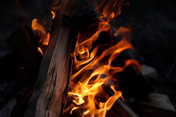 Fuego en la chimenea —  Fotos de Stock