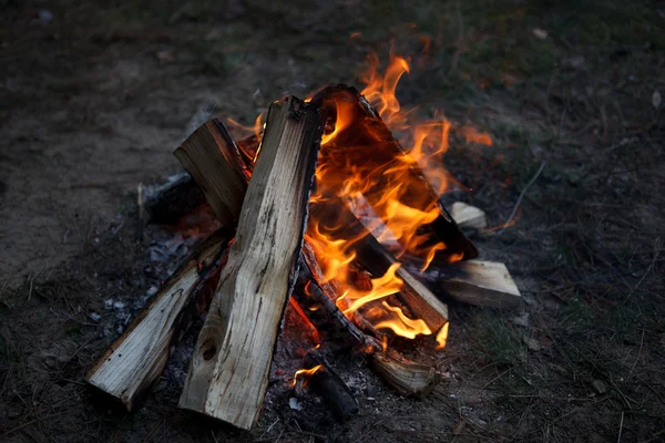 Incendie dans la cheminée — Photo