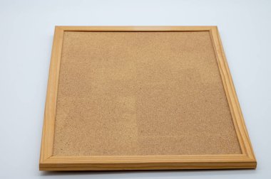 Ahşap çerçeveli mantar tahta